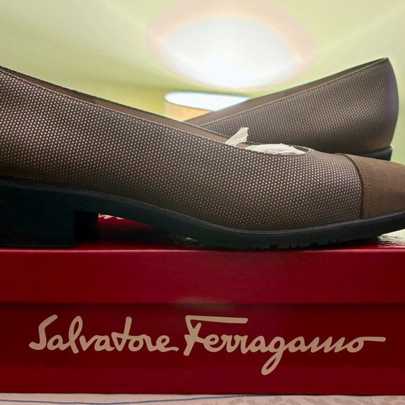 Gorgeous, brand new never worn forest green elegant shoes. - Picture 4 of 6